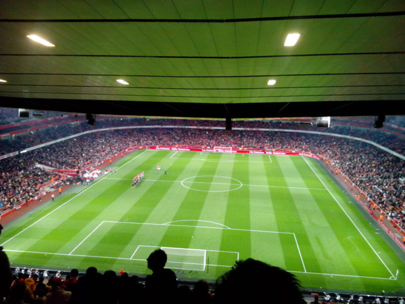 Interior Emirates Stadium - ver partido de fútbol en Londres